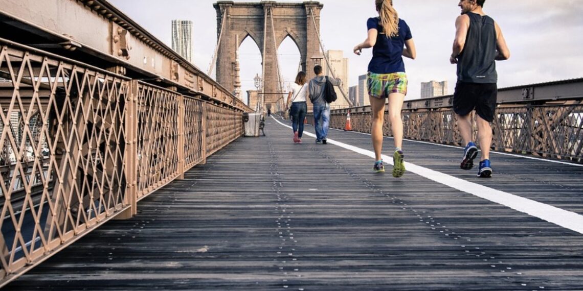 personas haciendo deporte