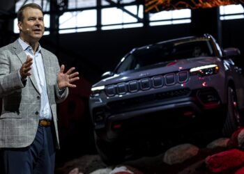 El jefe de Jeep siente lástima por las personas que conducen 'SUV falsos'