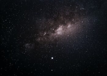 Agujero negro de Henize 2 - 10 es el creador de una basta cantidad de estrellas