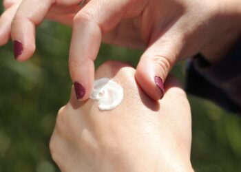 crema en mano