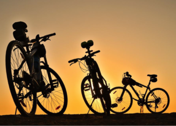 Bicis en atardecer