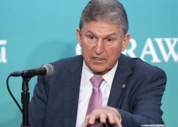 Los grupos de pequeñas empresas rompen el acuerdo de Manchin y Schumer: 'Misión para muchos más estadounidenses'