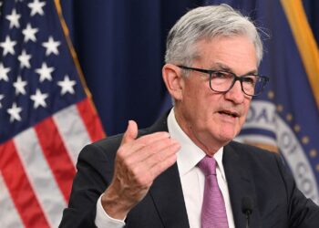 Los funcionarios de la Fed anticipan aumentos 'significativos' en las tasas de interés hasta que la inflación disminuya, según muestran las minutas
