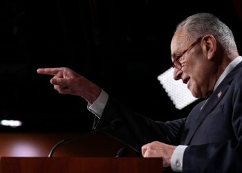 El proyecto de ley de gastos de Manchin-Schumer apunta a la brecha fiscal favorecida por los inversores