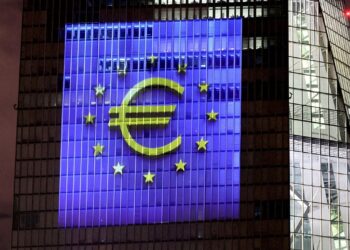 El euro cae por debajo de los 99 centavos, el nivel más bajo en dos décadas, después de que Rusia cerró el gas