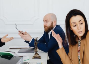 Ante un divorcio, los cónyuges deben mirar por el interés de los hijos menores
