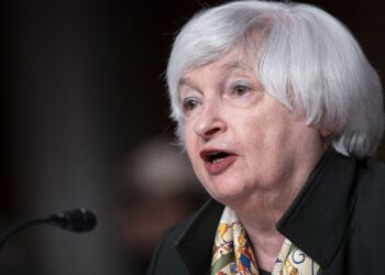 Yellen dice que la Fed puede controlar la inflación sin aplastar el mercado laboral