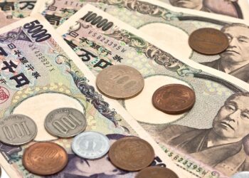 Japón interviene en el mercado de divisas para detener la caída del yen después de que el BOJ mantuviera las tasas muy bajas