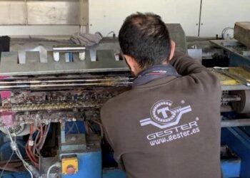 La extrusión es una técnica de modelaje plástico que ofrece ventajas a la industria