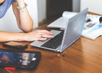 ¿Es legal parafrasear su asignación?