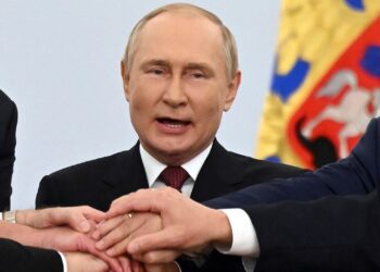 Los precios del petróleo suben después de que Rusia anuncia que reducirá la producción