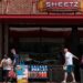 Sheetz pone fin a la 'política de la sonrisa' que obligaba a los empleados a mantener sus dientes sanos