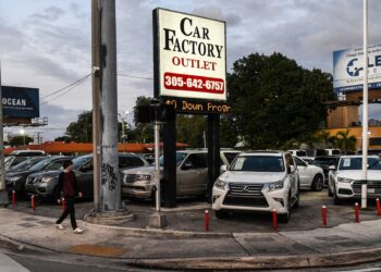 Los precios de los autos usados ​​​​vuelven a subir inesperadamente a medida que regresan los temores de inflación