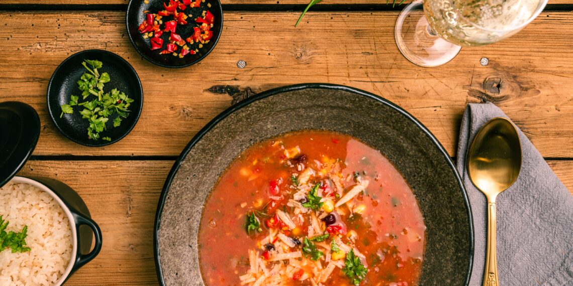 Los alimentos y nutrientes esenciales para mantenerte saludable durante el invierno