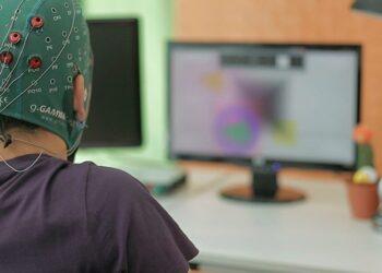 La tecnología de interfaces cerebro-computadora y su impacto en la sociedad