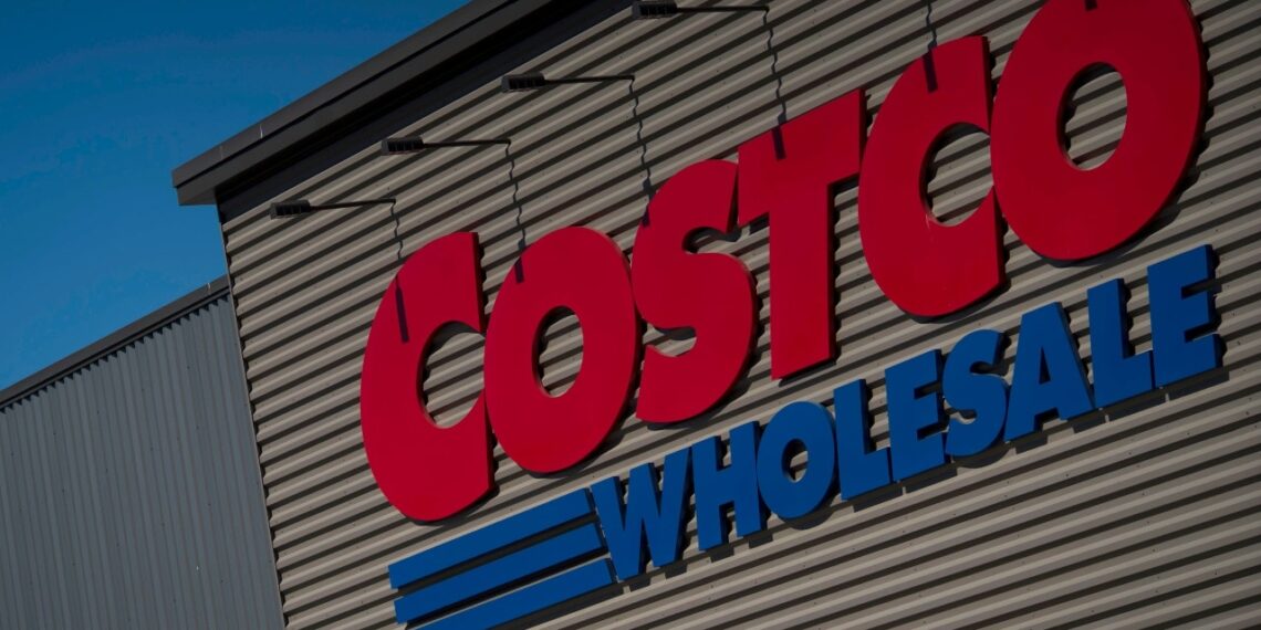 El director financiero de Costco dice que los clientes que cambian de carne de res y bistec a carnes más baratas podrían indicar una recesión inminente