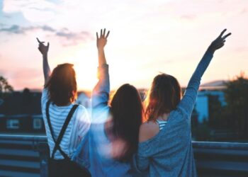 Chicas con atardecer