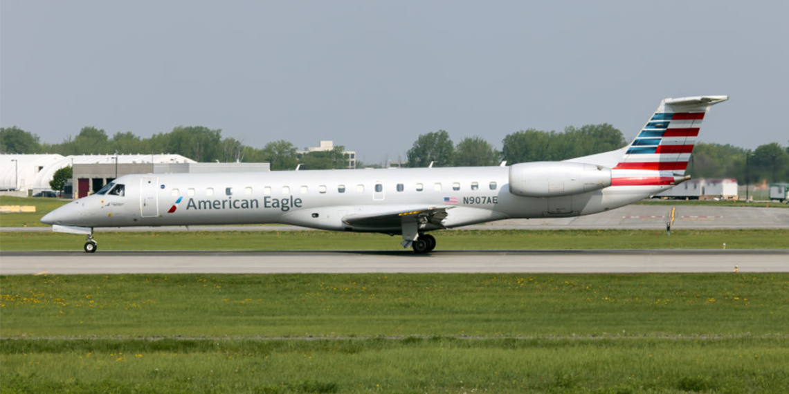 OSHA multa a subsidiaria de American Airlines con $ 15,000 después de que un trabajador es succionado por el motor de un avión y muere