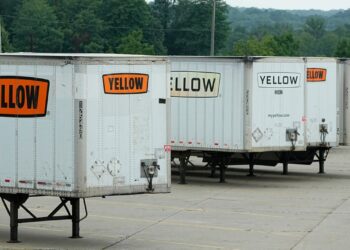 US trucking giant Yellow shutting down operations amid standoff with Teamsters union