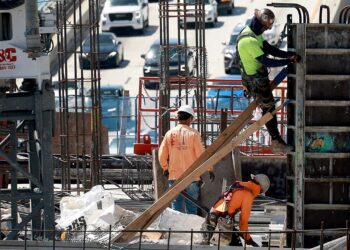 El crecimiento del empleo en el sector privado aumenta inesperadamente en 497,000 en junio, dice ADP