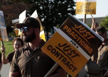 UPS, Teamsters to resume talks as strike deadline nears