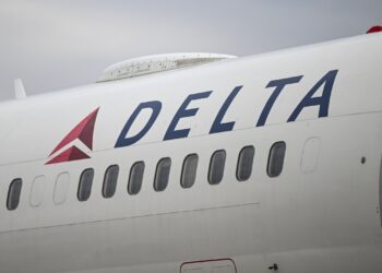 Delta Air Lines Passenger Deal ofrece reembolsos a algunos clientes afectados por las cancelaciones de COVID
