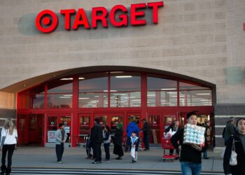 Student loan repayments could slam big-name retailers this fall