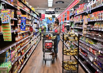 Americans' inflation expectations drop to lowest level in two years