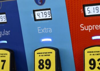 El aumento de los precios de la gasolina impulsó las ventas minoristas el mes pasado