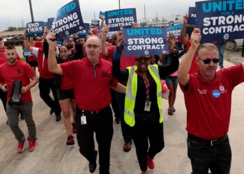 Amenaza de huelga del UAW: expertos evalúan la probabilidad de huelgas en Ford, GM y Stellantis