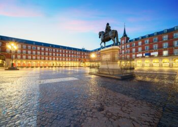 Las plazas más emblemáticas de Madrid que no puedes dejar de visitar