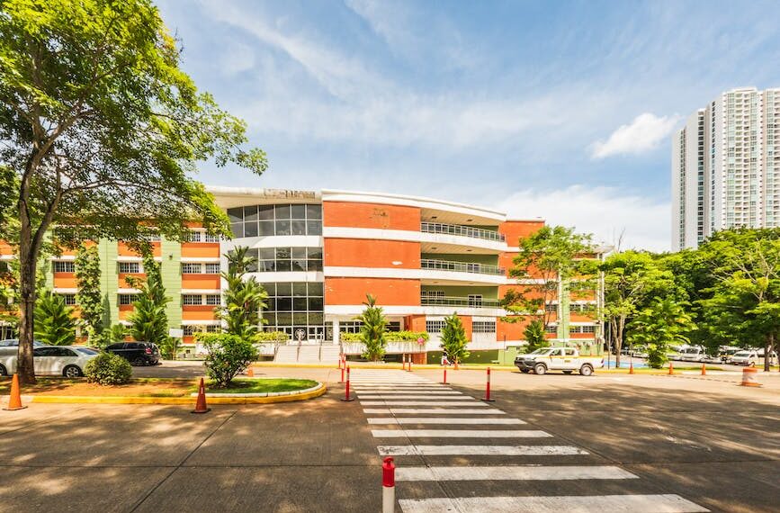 Opiniones y Valoraciones detalladas sobre los Cursos de la Universidad Nebrija: Un análisis a fondo