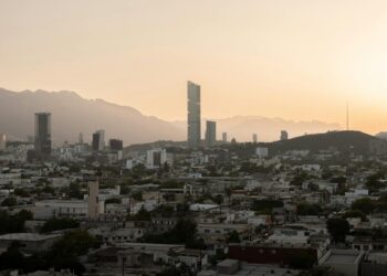 Descubre Cuánto Dinero Necesitas para Abrir tu Propia Tienda de Ropa: Guía Completa