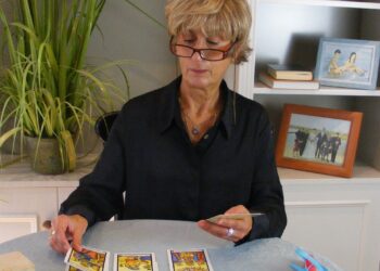 9 estafas de amarres desenmascaradas por Paloma Lafuent