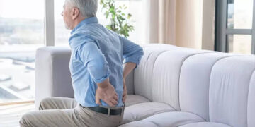 Lumbalgia crónica en adultos mayores: ¿Cómo la fisioterapia puede aliviarla?